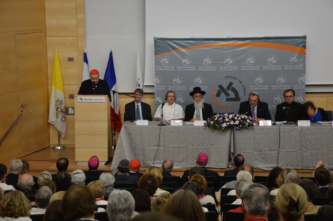 Conférence du Cardinal Vingt-Trois avec, notamment, le Rabbin Yaakov (...). © Pierre-Louis Lensel.