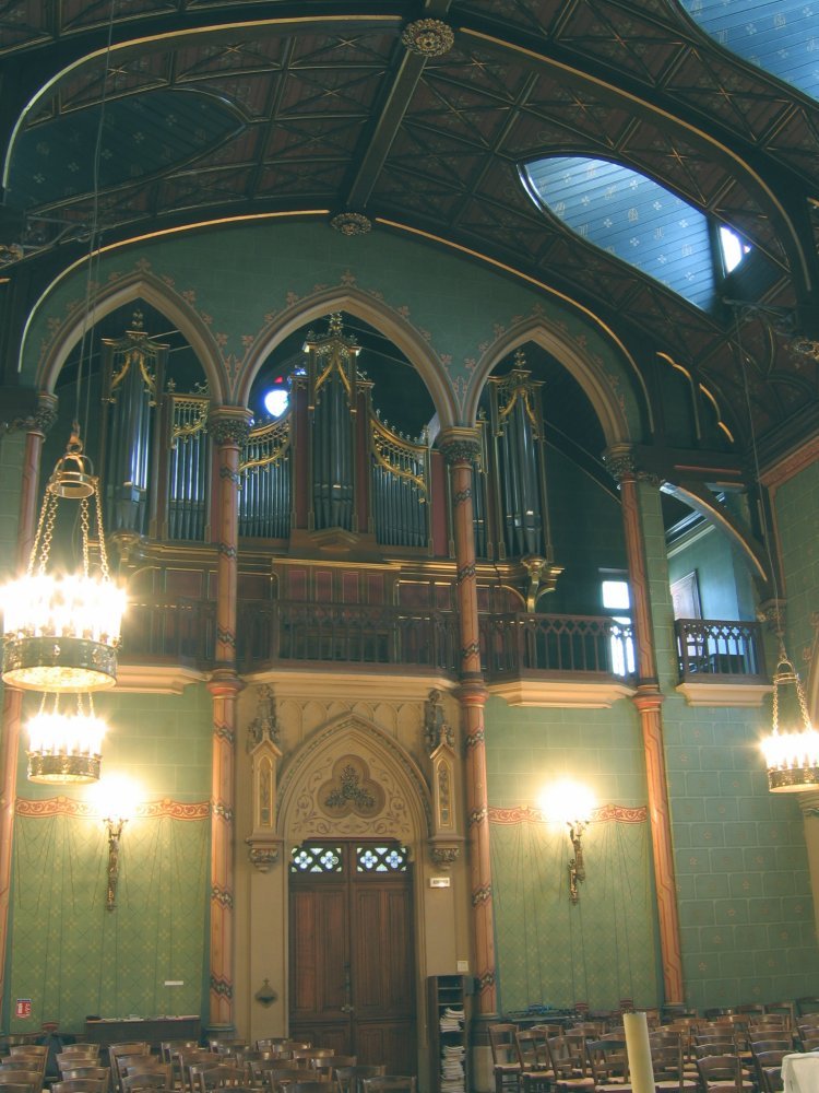 L'entrée et l'orgue. © C. D. A. S..