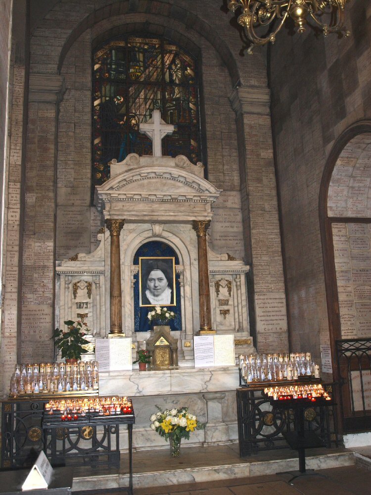 Autel consacré à sainte Thérèse. © C. D. A. S.