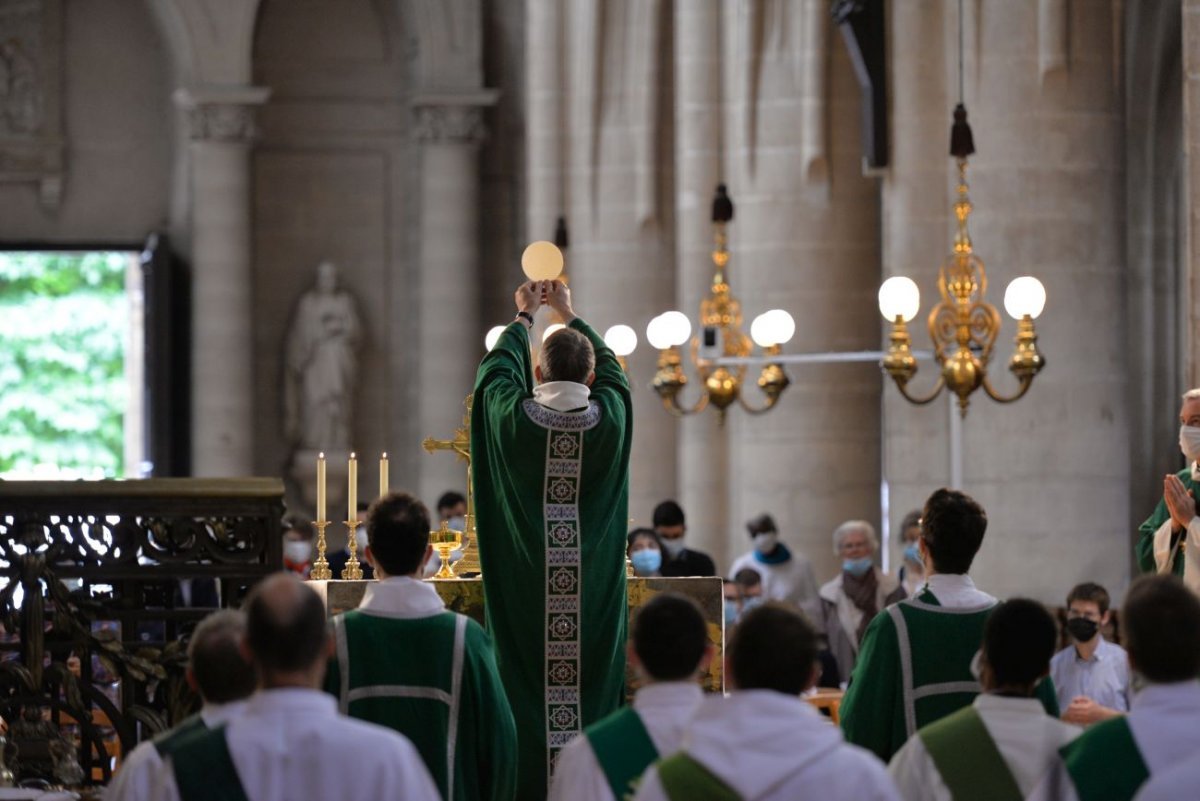 Messe pour les vocations 2021. © Marie-Christine Bertin / Diocèse de Paris.