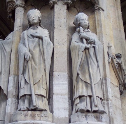 Saint Marcel et saint Germain au porche de Saint-Germain l'Auxerrois. © C. D. A. S.