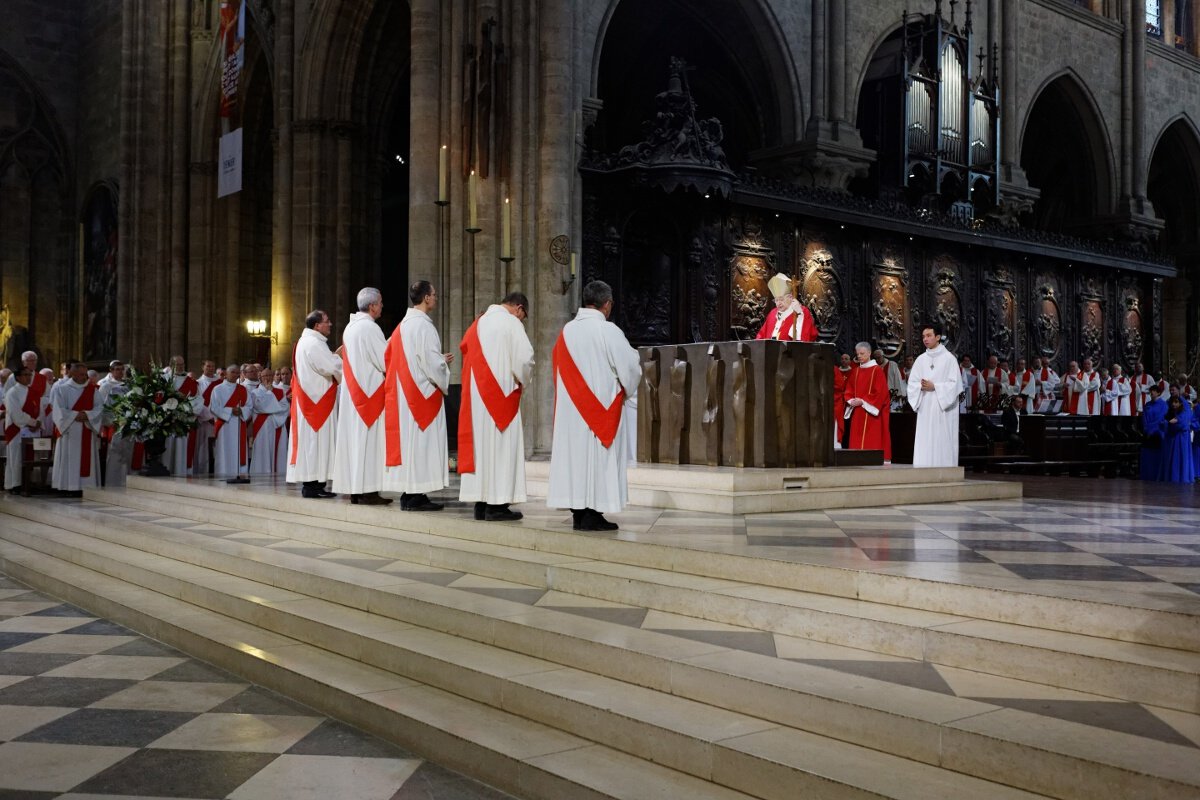 Bénédiction finale par le cardinal André Vingt-Trois. © Yannick Boschat / Diocèse de Paris.