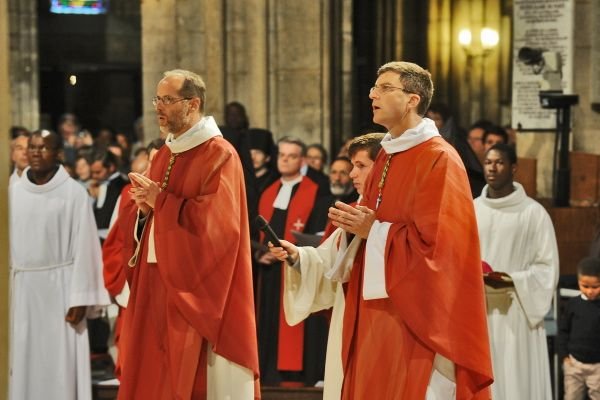 Septembre : Consécration épiscopale des deux évêques auxiliaires. Mgr Renaud de Dinechin et Mgr Eric de Moulins-Beaufort consacrés évêques à Notre-Dame de Paris. 
