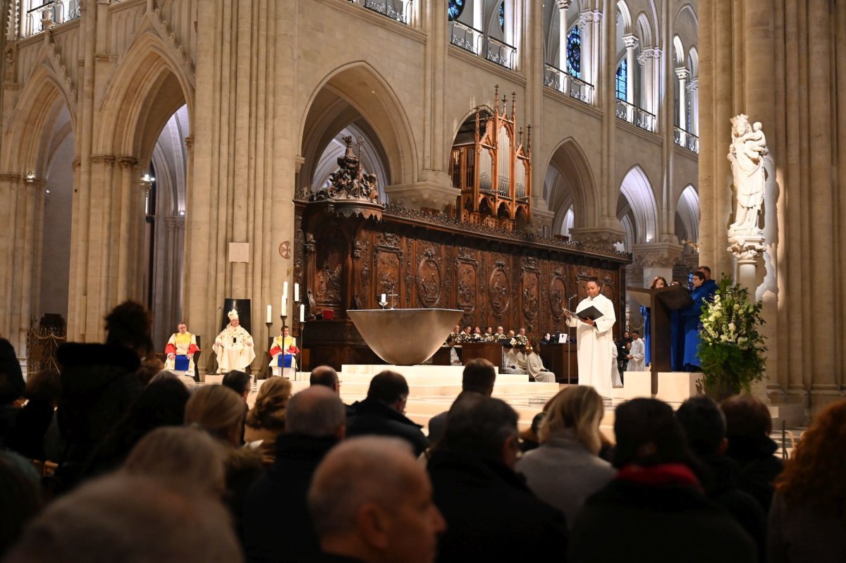 Messe en présence des services diocésains et de l'Atelier de Notre-Dame. © Marie-Christine Bertin / Diocèse de Paris.