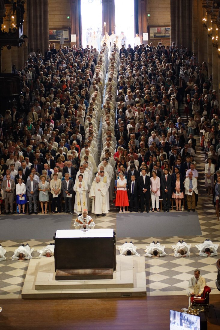 Prière litanique. © Yannick Boschat / Diocèse de Paris.