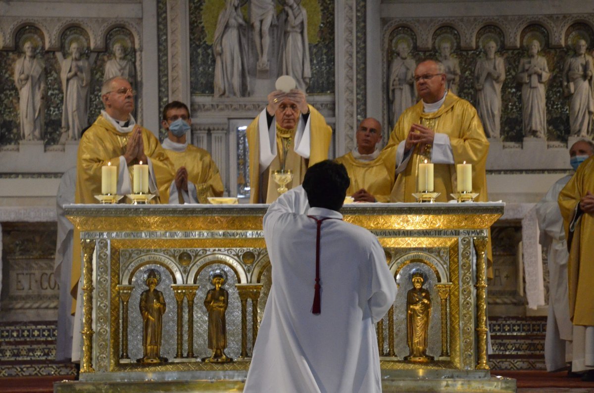 Messe pour le 101e anniversaire de la dédicace de la basilique du (...). © Michel Pourny / Diocèse de Paris.