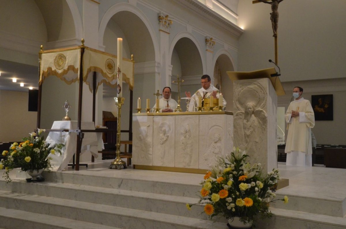 Accueil des reliques de sainte Bernadette à Notre-Dame de l'Assomption (…). © Michel Pourny.