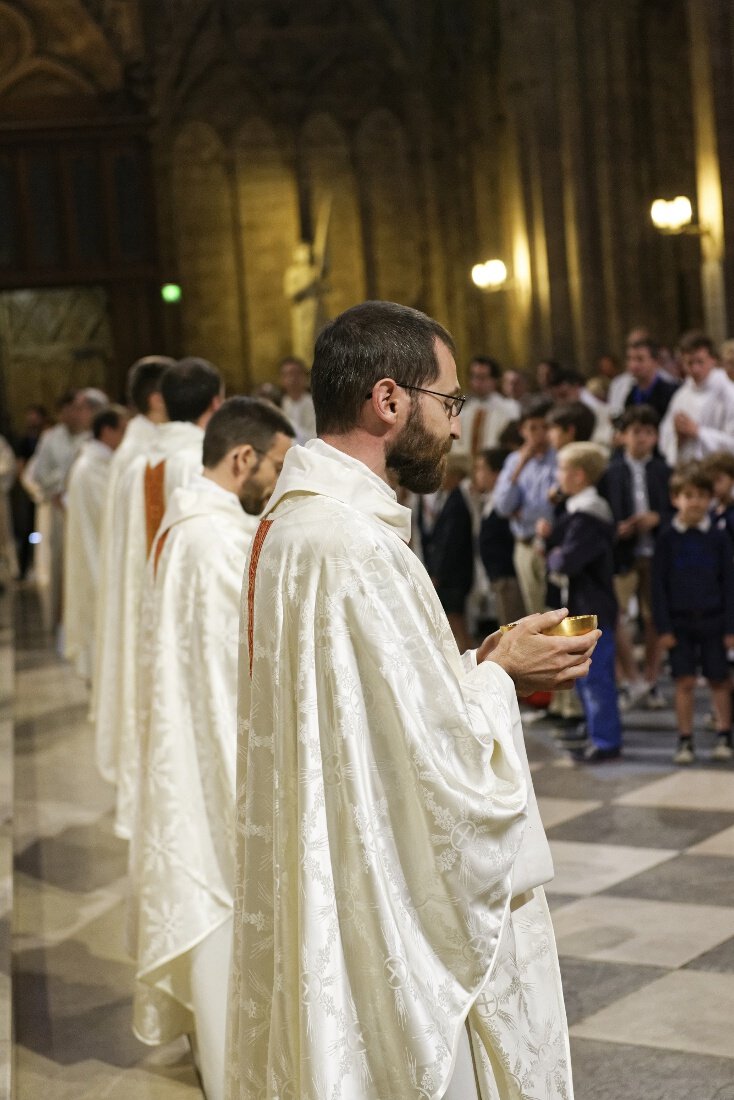 Communion. © Trung Hieu Do / Diocèse de Paris.