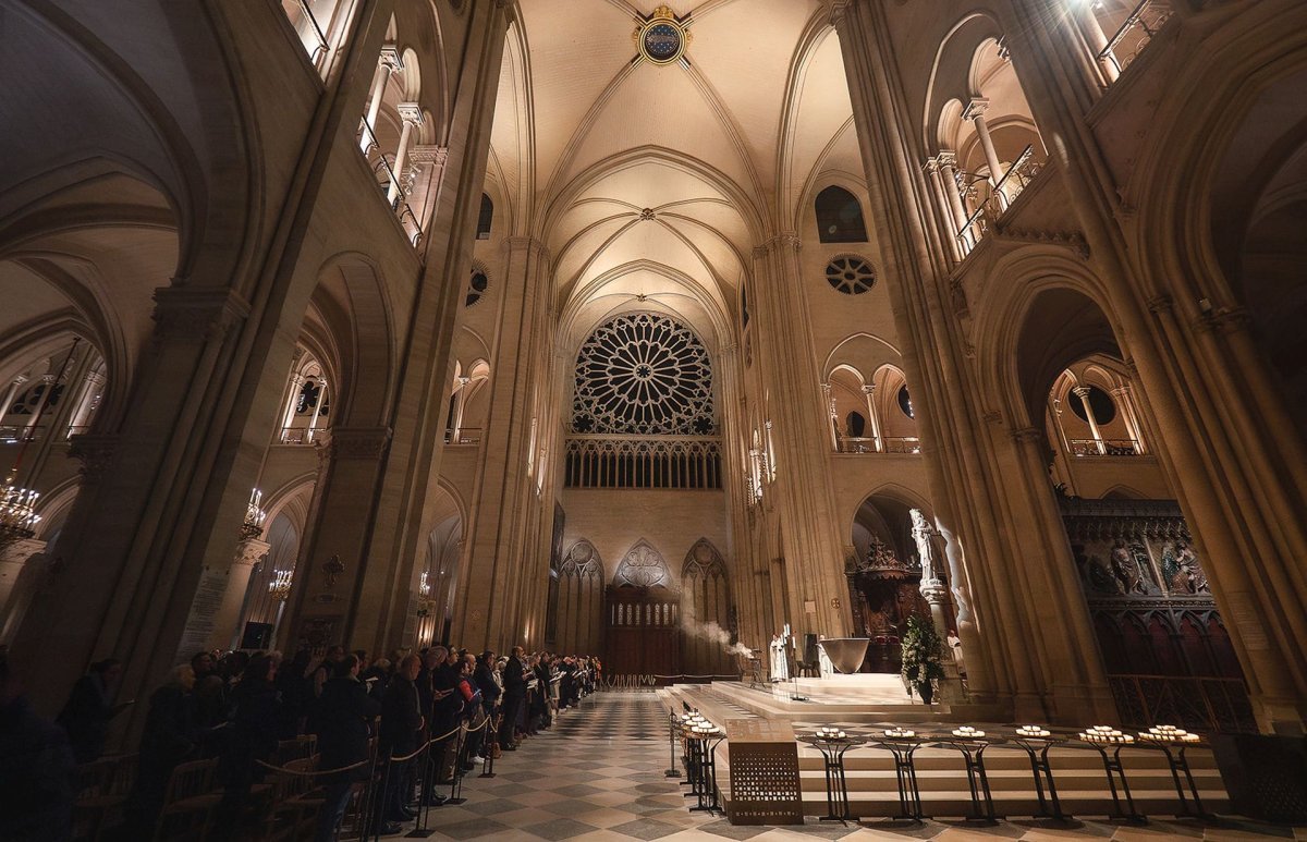 Vêpres du mardi 10 décembre 2024 à Notre-Dame de Paris. © Maximilien Krebs.