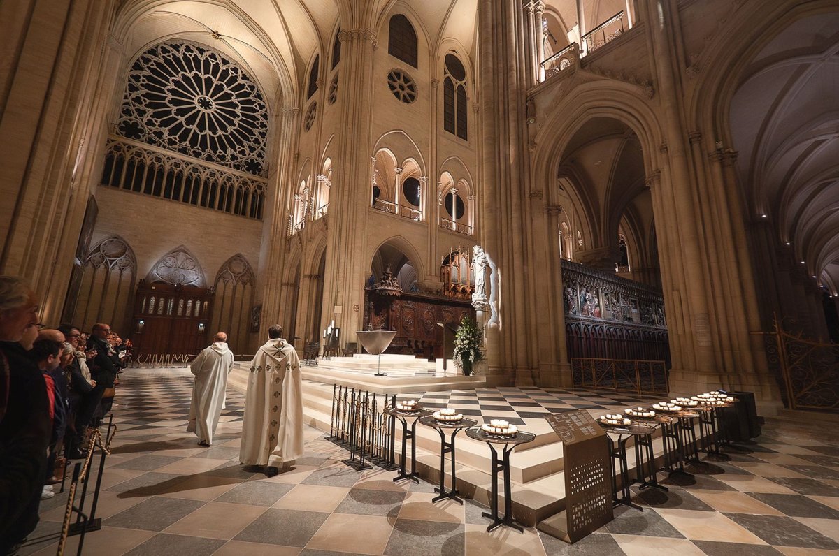Vêpres du mardi 10 décembre 2024 à Notre-Dame de Paris. © Maximilien Krebs.