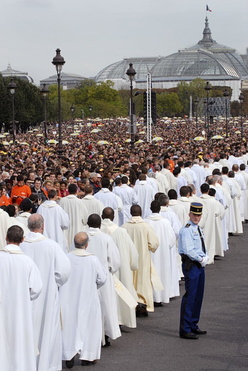 Messe sur l'esplanade des Invalides célébrée par Benoît XVI. © Corinne Simon / Ciric – Reproduction interdite.