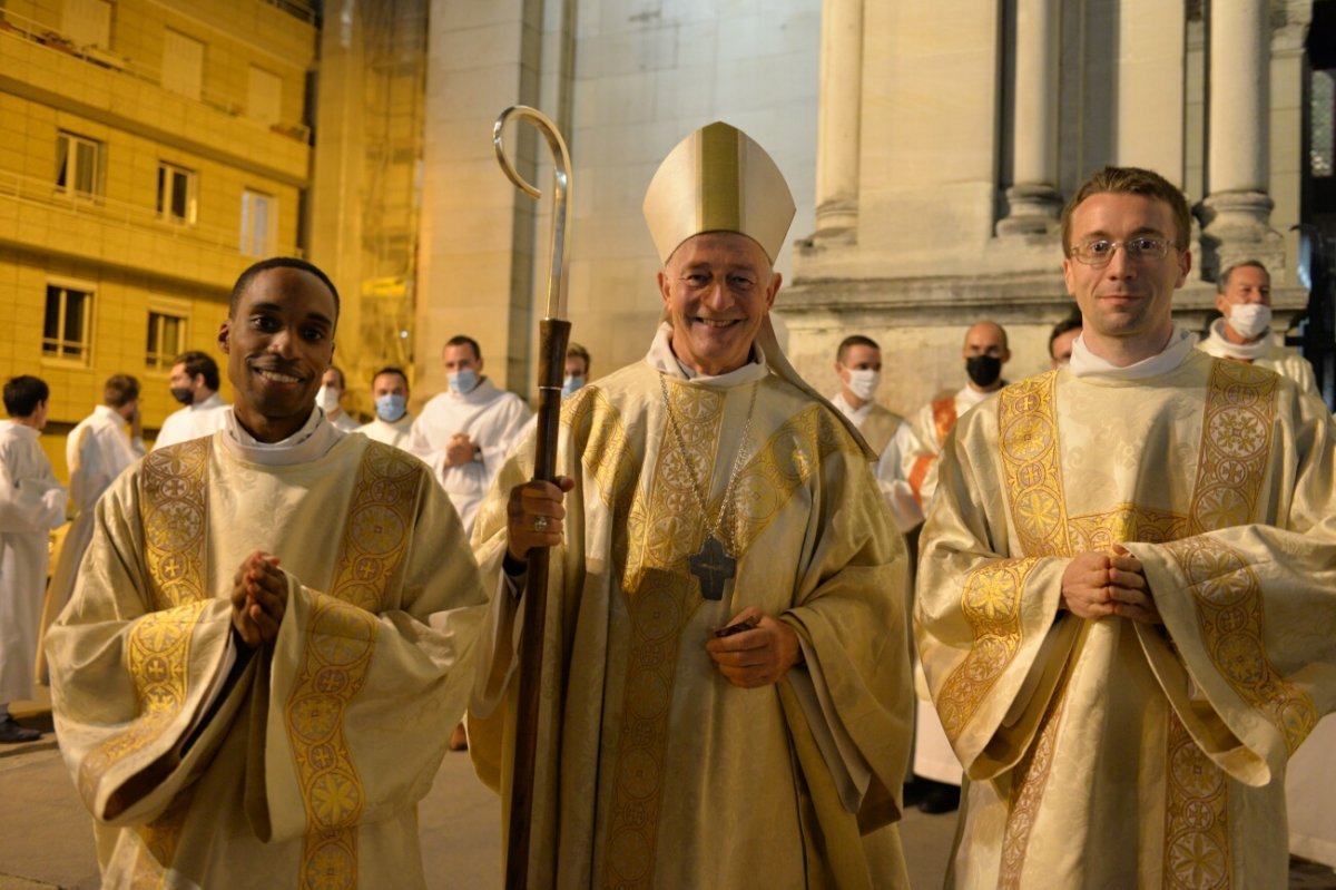 Ordinations diaconales en vue du sacerdoce 2020 à Saint-Ambroise (11e). © Marie-Christine Bertin / Diocèse de Paris.