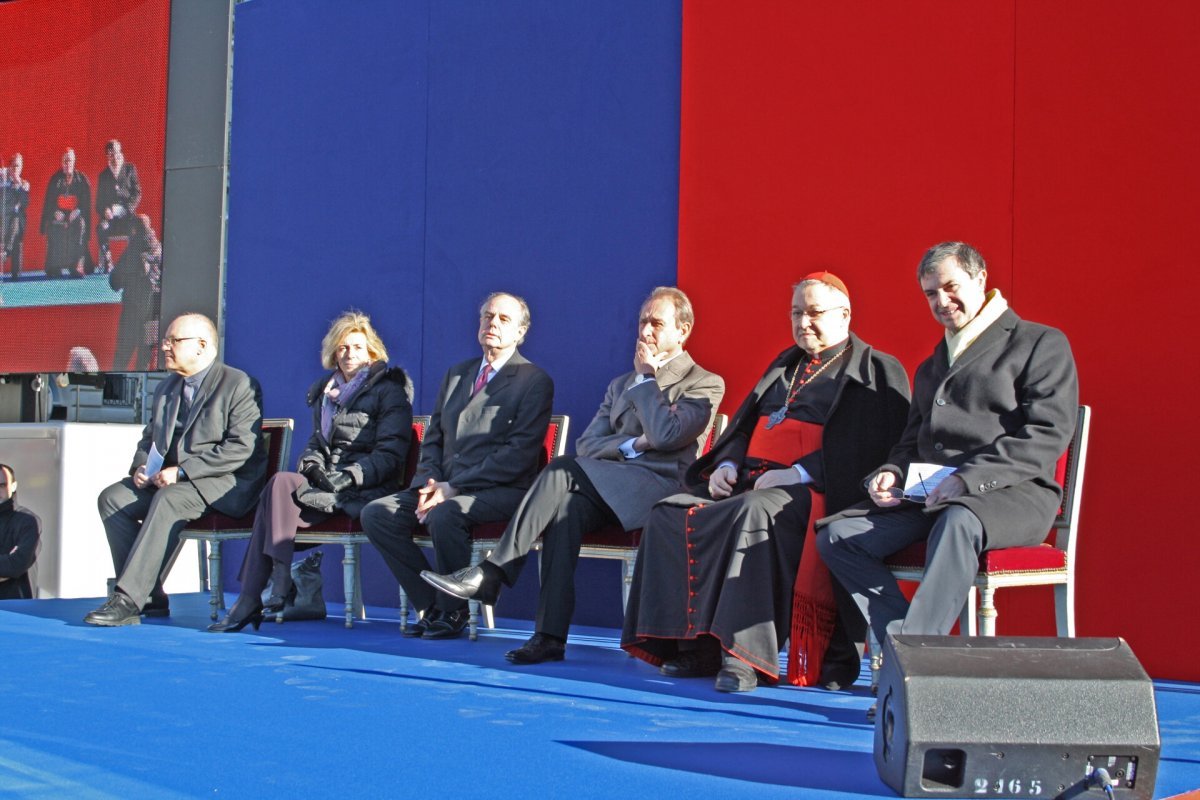 Parmi les personnalités présentes, de gauche à droite, le P. Jean-Louis (…). © Olivier Bouet.