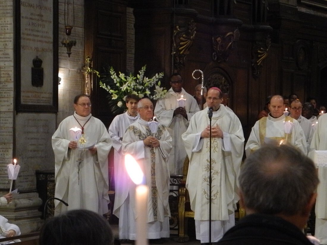 Messe célébrée par Mgr Renauld de Dinechin, évêque auxiliaire de Paris, en (…). © Marie-Christine Bertin / Diocèse de Paris.