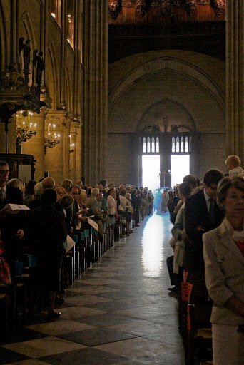 Ordinations de diacres permanents 2010 – Entrée de la procession. © Yannick Boschat / Diocèse de Paris.