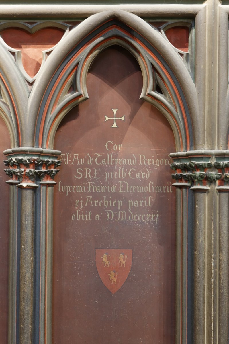 Blason à Notre-Dame de Paris. © Yannick Boschat / Diocèse de Paris.
