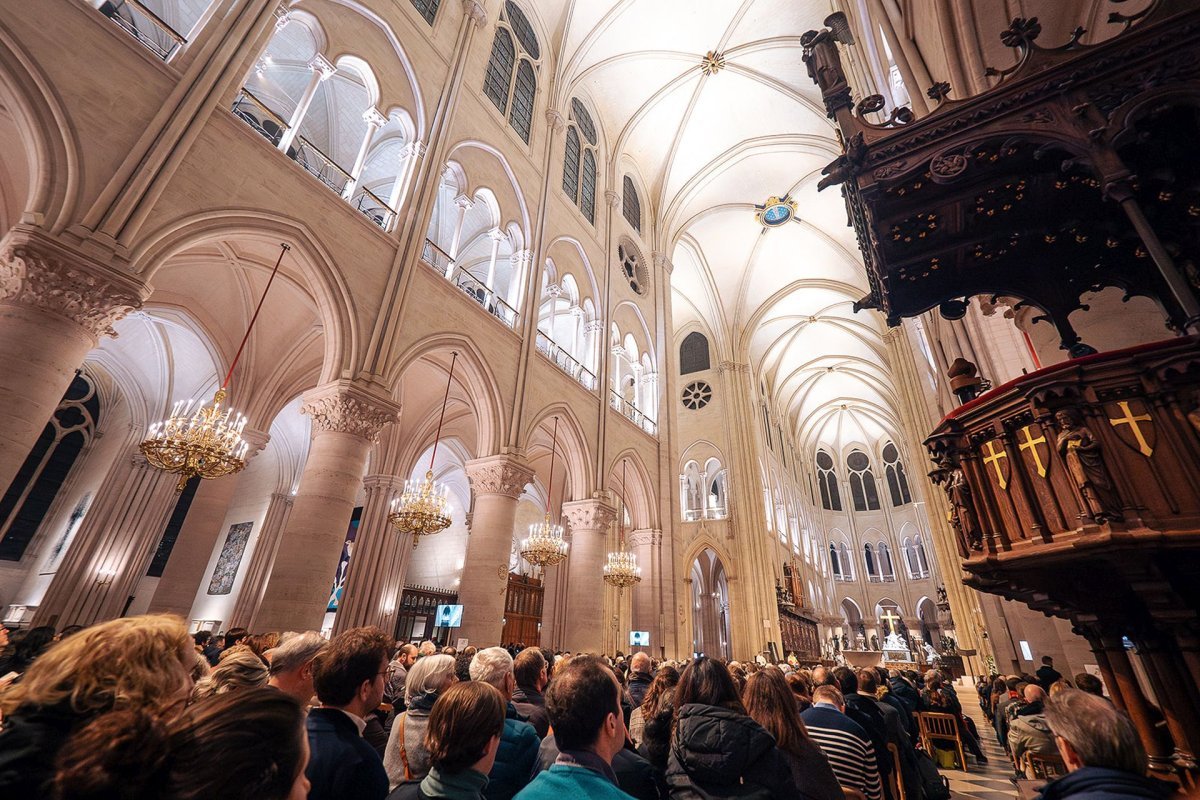 Vêpres du mardi 10 décembre 2024 à Notre-Dame de Paris. © Maximilien Krebs.