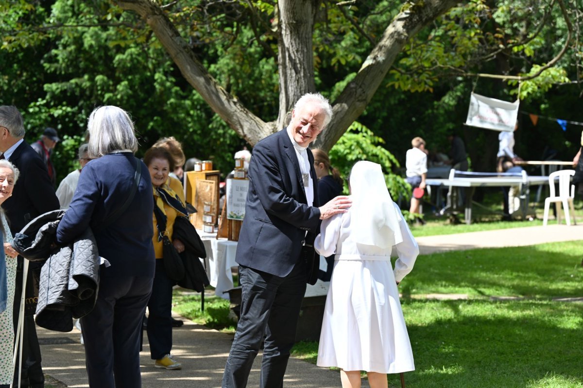 Journées d'amitié et d'entraide pour les prêtres 2024. Dimanche 26 mai 2024. © Marie-Christine Bertin / Diocèse de Paris.