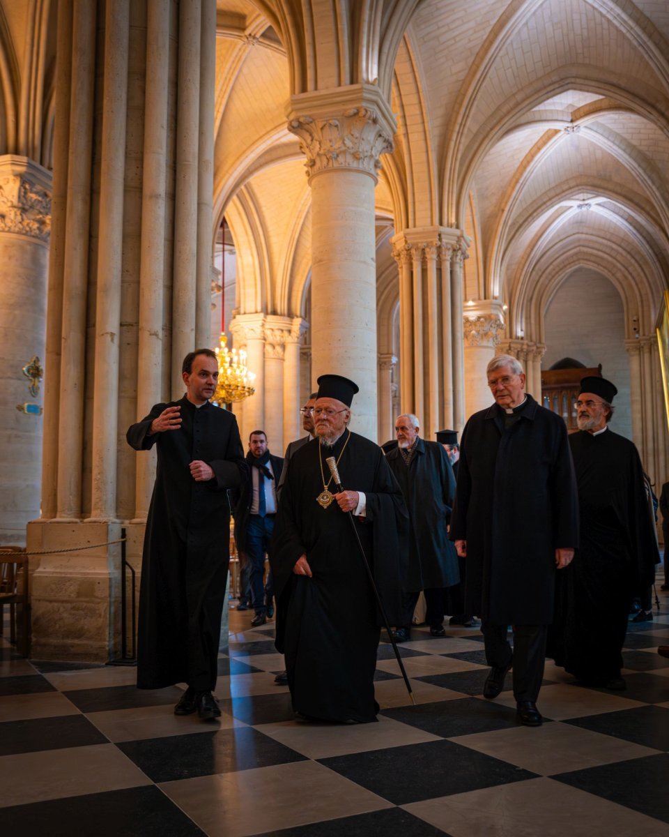 Visite de la cathédrale Notre-Dame de Paris par Sa Toute-Sainteté le (…). © Liam Hoarau / Diocèse de Paris.