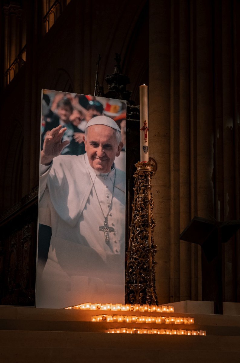 Rappel au Père du pape François : veillée de prière et d'adoration à (…). © Liam Hoarau / Diocèse de Paris.