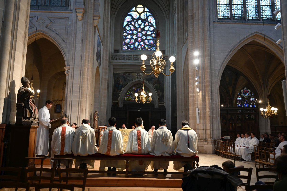 Messe de rentrée du séminaire 2025 avec rite d'admission des candidats (…). © Marie-Christine Bertin / Diocèse de Paris.