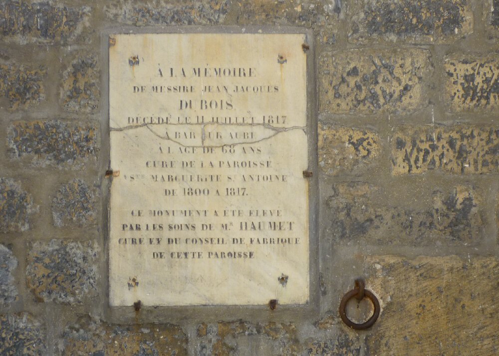 Tombe de l'abbé Dubois. © C. D. A. S.