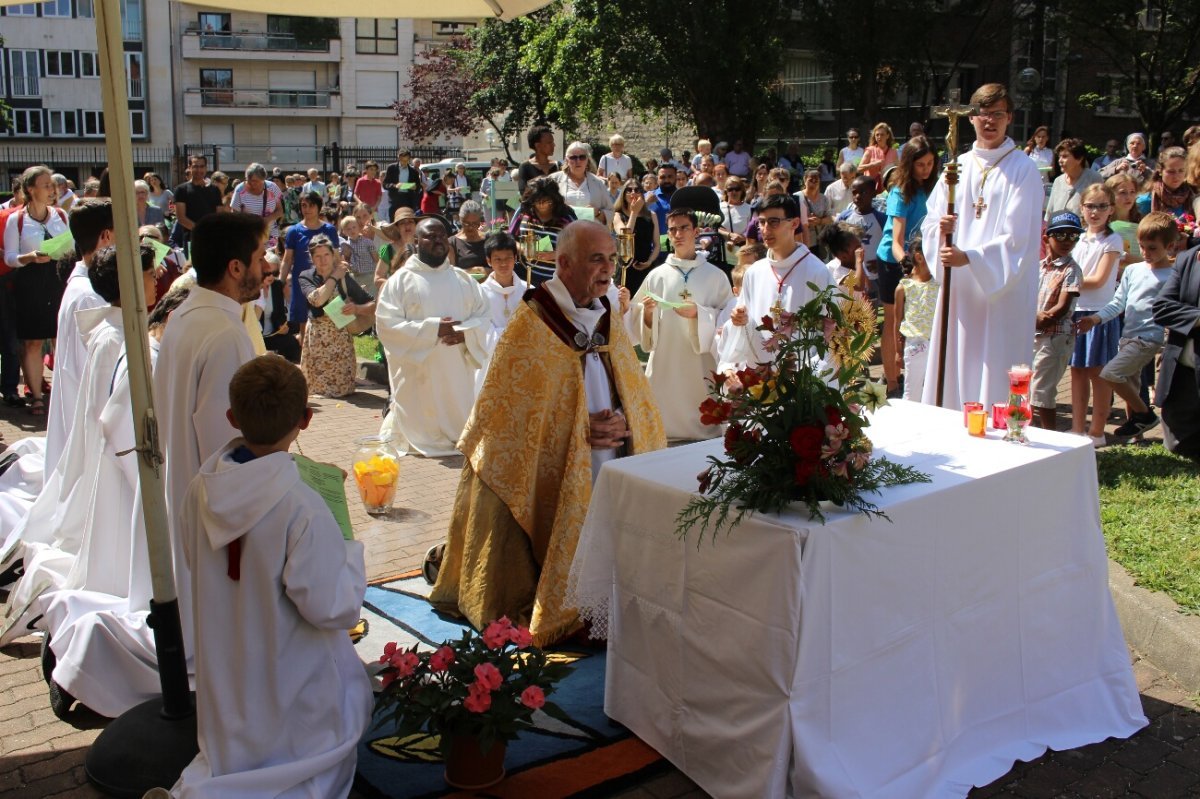 Procession de Notre-Dame de Nazareth. © Notre-Dame de Nazareth.