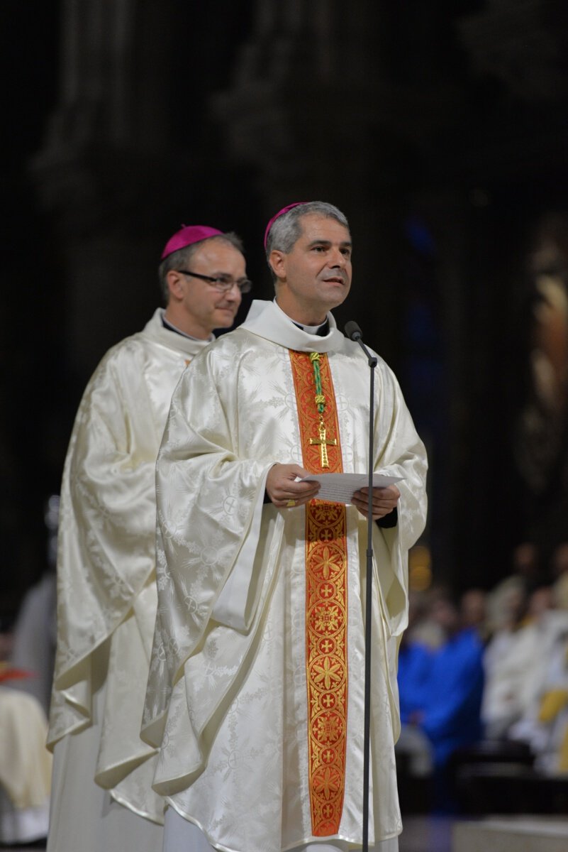 Remerciements des deux nouveaux évêques. © Marie-Christine Bertin / Diocèse de Paris.