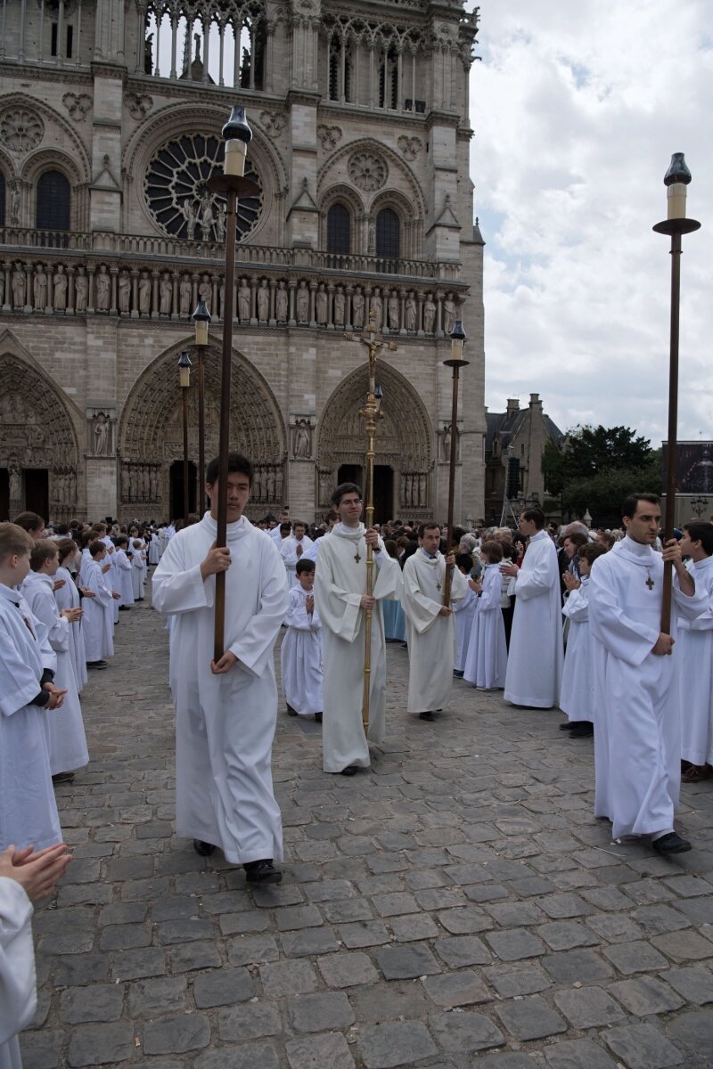 Procession de sortie. © Yannick Boschat / Diocèse de Paris.