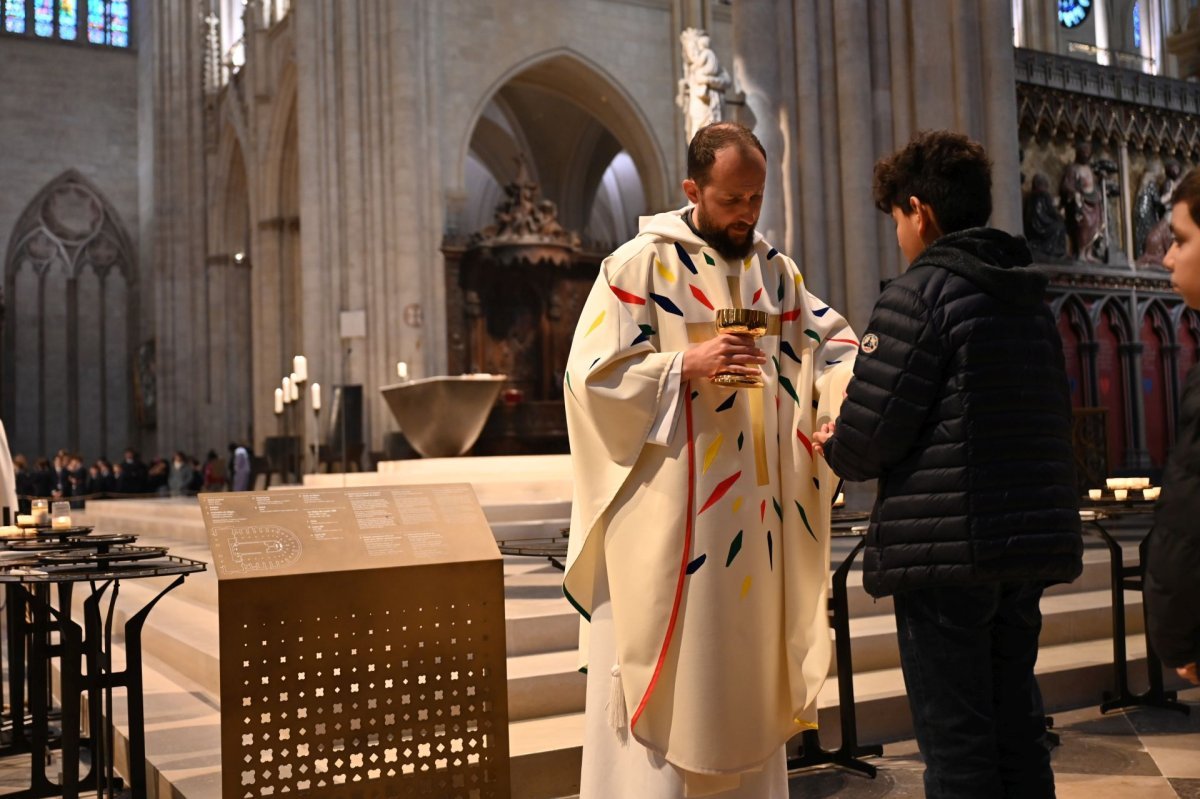 Messe de réouverture de Notre-Dame pour les collégiens et lycéens. © Marie-Christine Bertin / Diocèse de Paris.