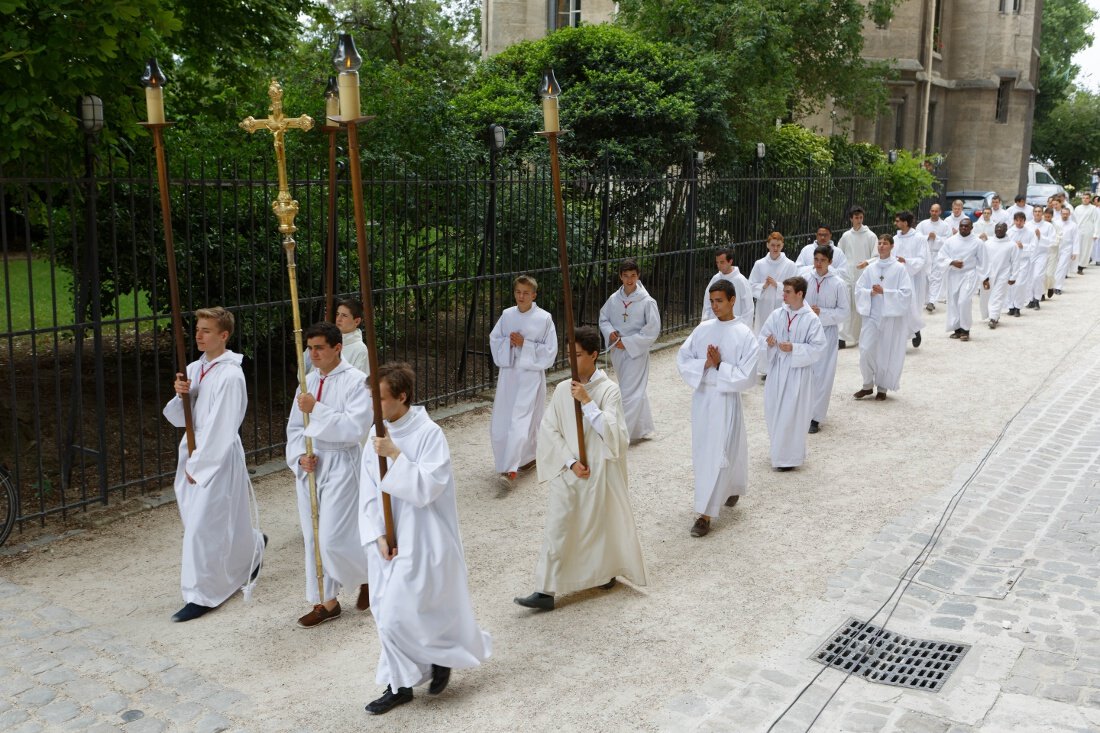 Procession de sortie. © Yannick Boschat / Diocèse de Paris.