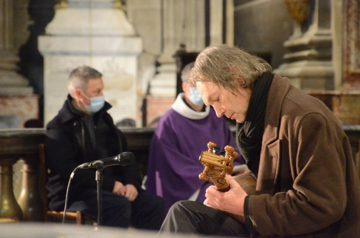 Messe en mémoire de Robert Hossein. © Michel Pourny / Diocèse de Paris.
