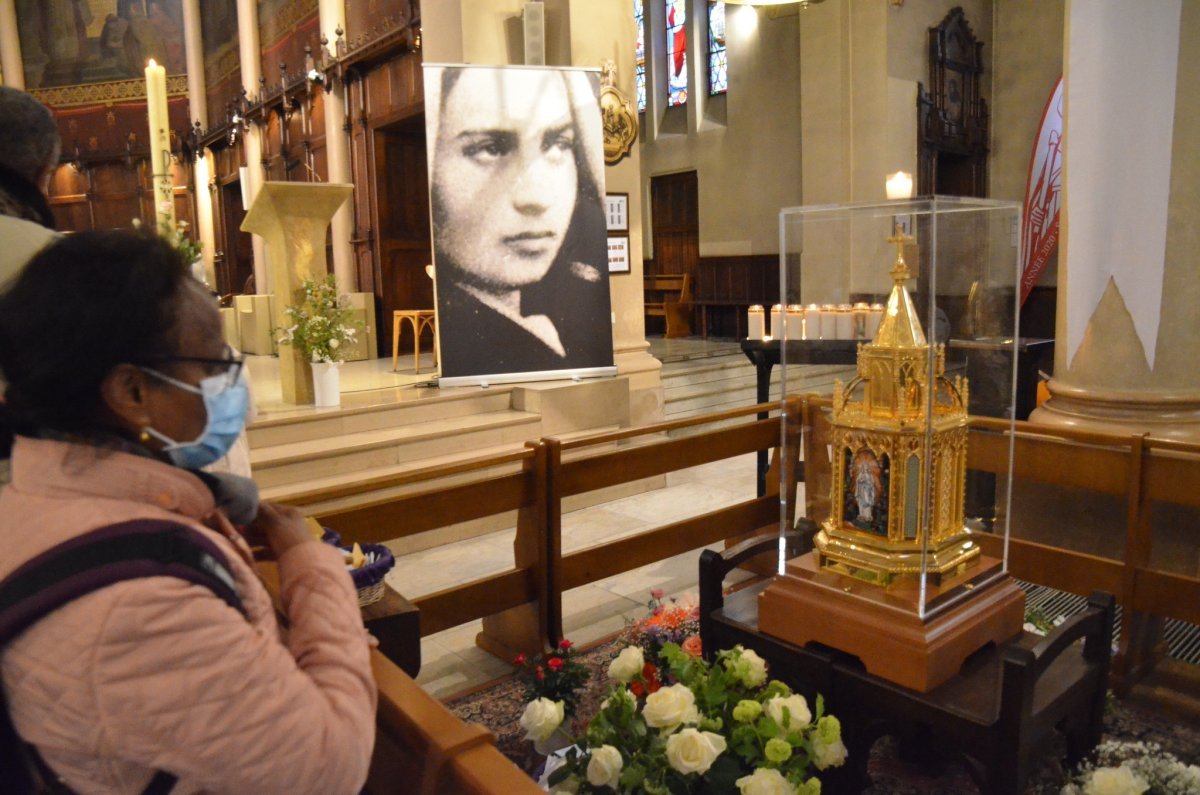 Accueil des reliques de sainte Bernadette à l'Immaculée-Conception. © Michel Pourny / Diocèse de Paris.