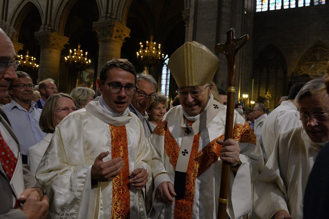 Le père Raphaël Cournault et le cardinal André Vingt-Trois. © Marie-Christine Bertin / Diocèse de Paris.