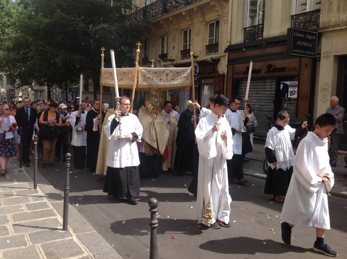 Procession de Sainte-Elisabeth à Saint-Eugène. © Paroisse Saint-Eugène Paris.