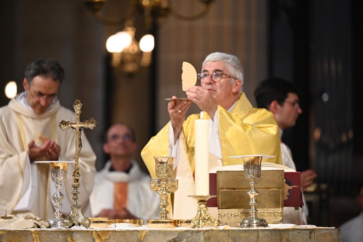 Institutions de séminaristes au lectorat et à l'acolytat. © Marie-Christine Bertin / Diocese de Paris.