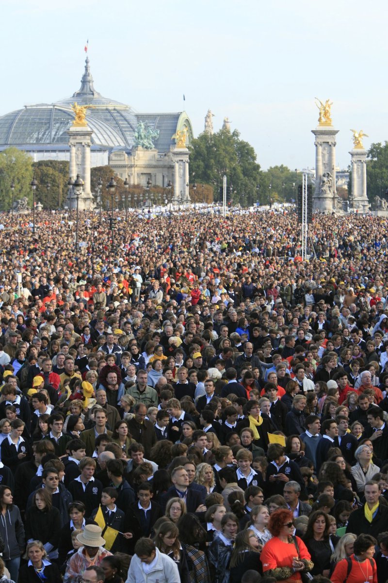 Messe sur l'esplanade des Invalides célébrée par Benoît XVI. © Stéphane Ouzounoff / Ciric – Reproduction interdite.