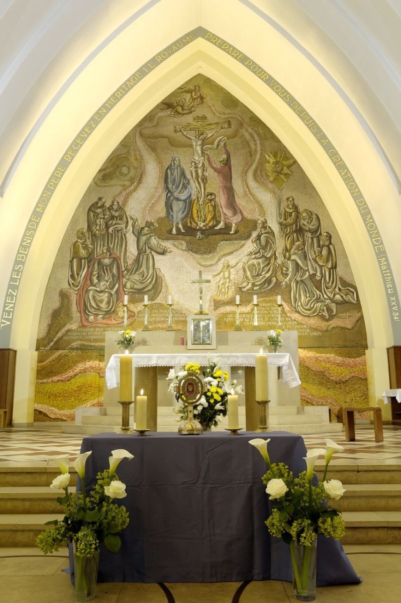 Accueil des reliques de sainte Bernadette à Saint-Antoine de Padoue. © Trung Hieu Do.