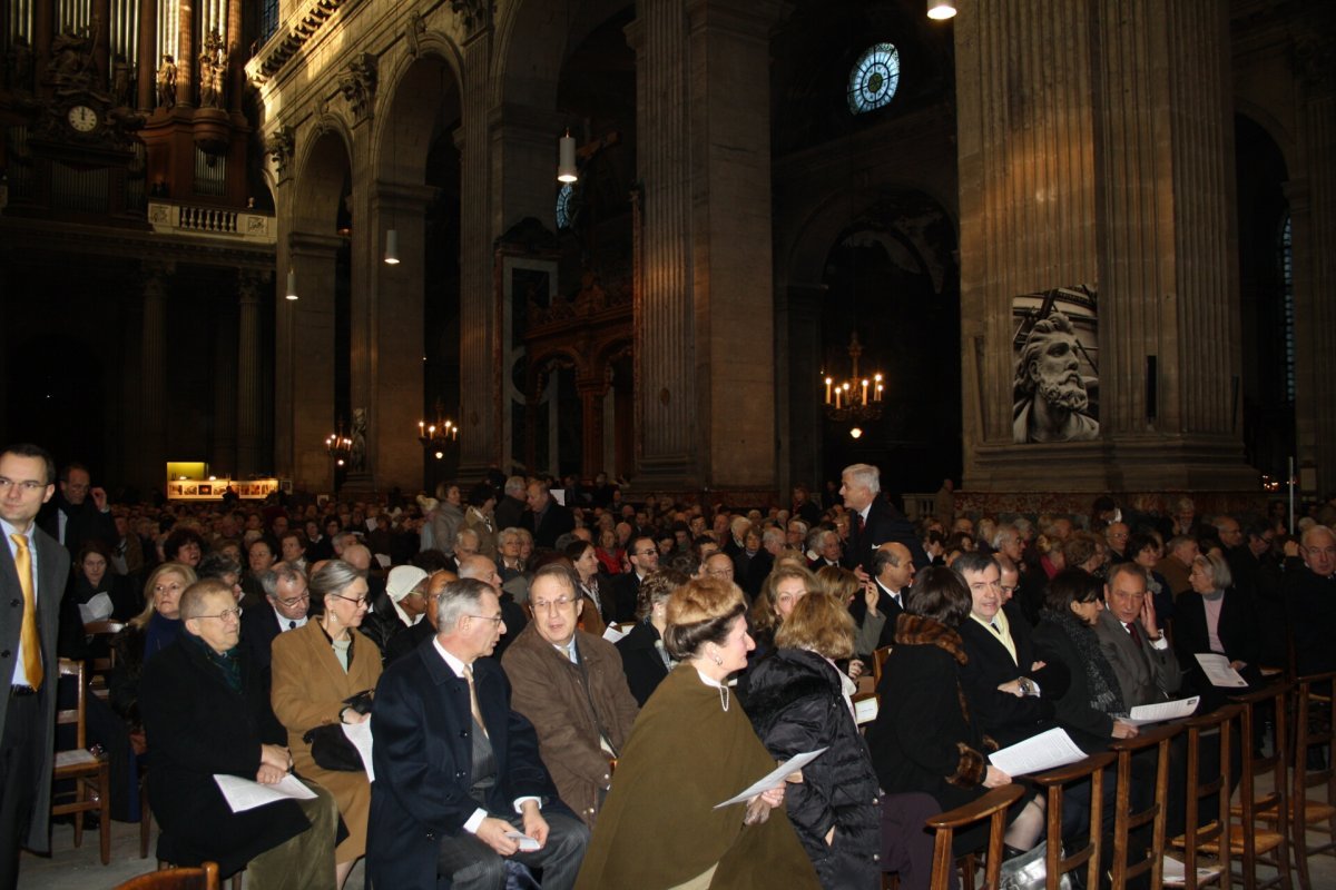 L'église était pleine pour la messe présidée par l'archevêque de (…). © Olivier Bouet.