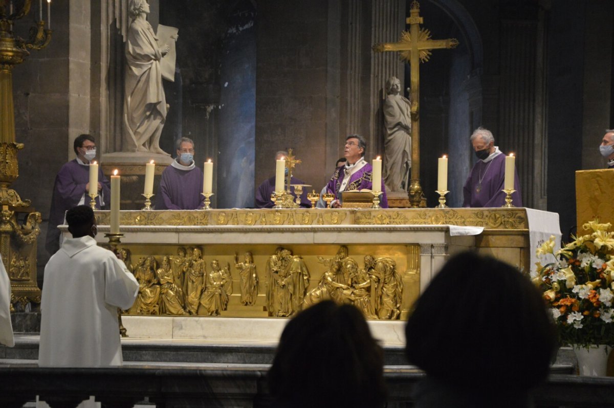 Messe suite à l'attentat à la basilique Notre-Dame de Nice. © Laurence Faure / Diocèse de Paris.