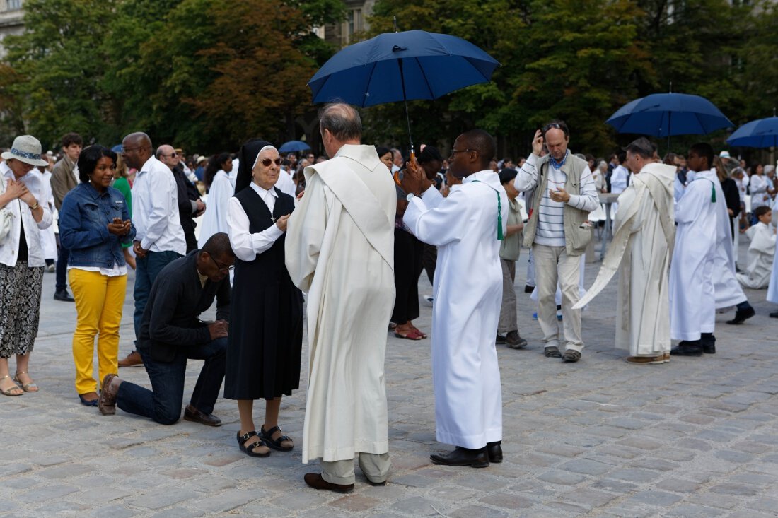 Communion. © Yannick Boschat / Diocèse de Paris.