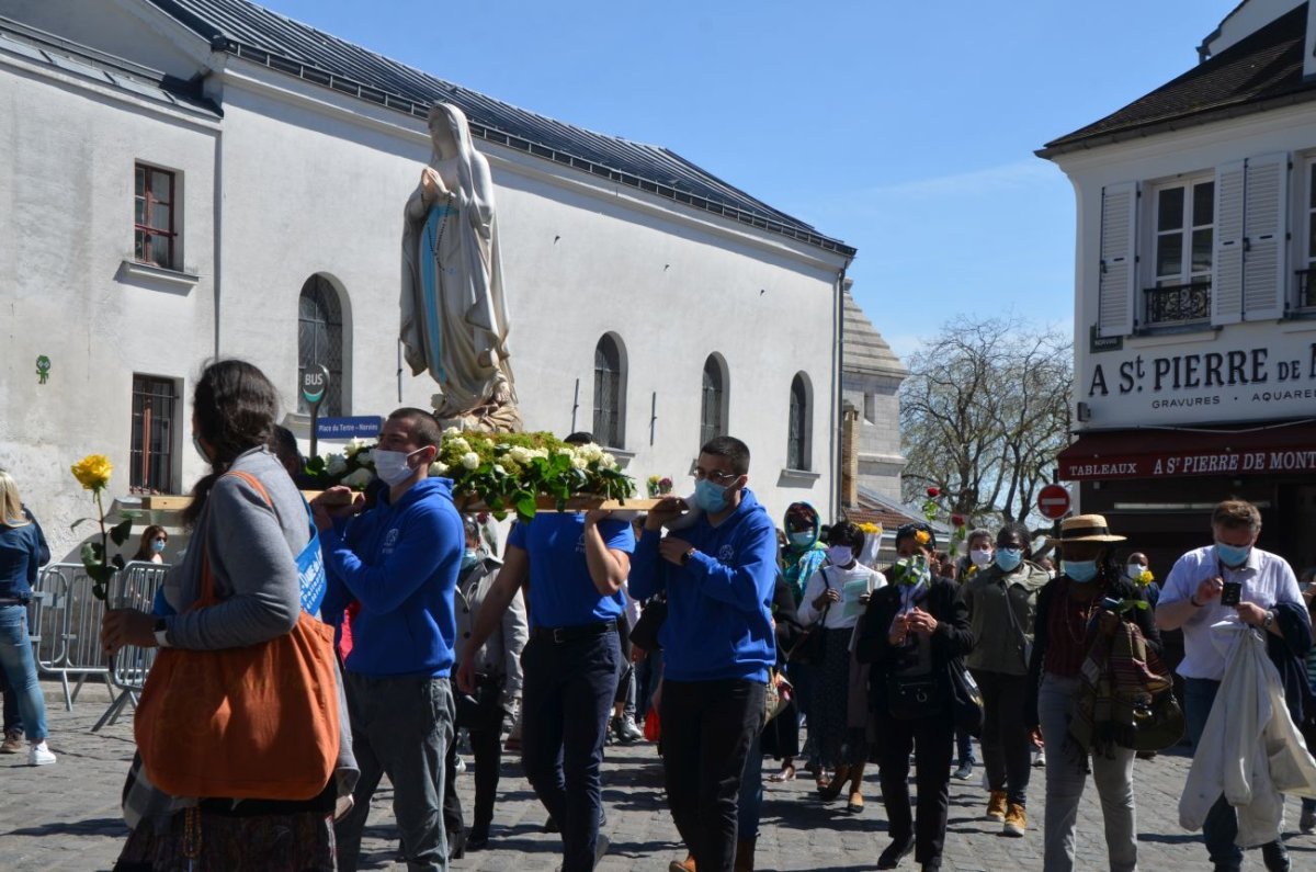 Accueil des reliques de sainte Bernadette au Sacré-Cœur de Montmartre. © Michel Pourny.