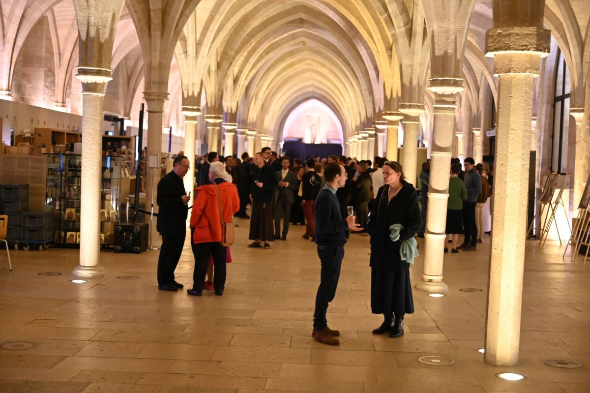 Messe pour l'anniversaire de la Faculté Notre-Dame, du Séminaire de (…). Dîner au Collège des Bernardins. © Marie-Christine Bertin / Diocèse de Paris.