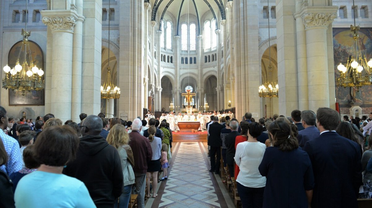 Ordinations diaconales en vue du sacerdoce 2018. © Marie-Christine Bertin / Diocèse de Paris.