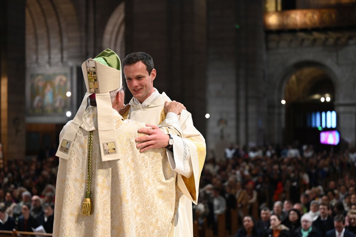 Ordinations diaconales en vue du sacerdoce. © Marie-Christine Bertin / Diocèse de Paris.