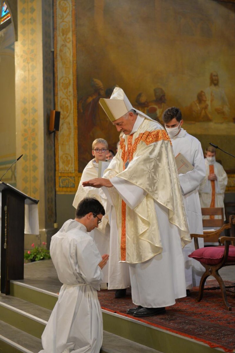 Ordinations diaconales en vue du sacerdoce 2020 à Saint-Jean de Montmartre (18e). 