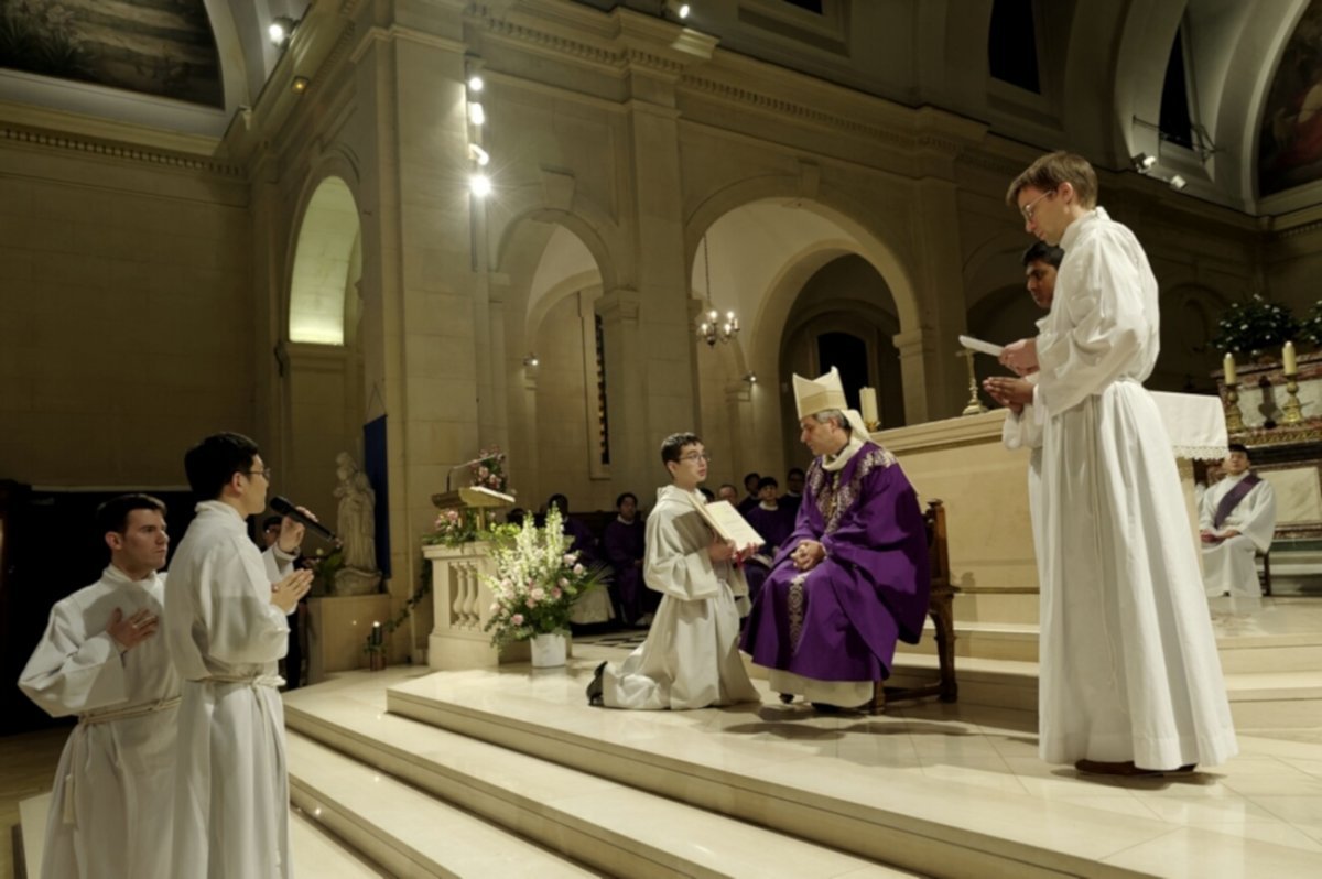 Ordination diaconale en vue du sacerdoce. © Hieu Do / Diocèse de Paris.