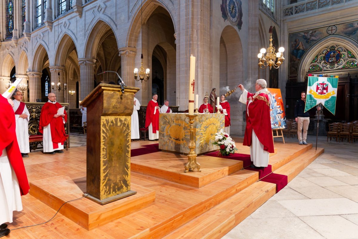 Mémoire des 50 martyrs de l'apostolat à Saint-Germain l'Auxerrois. © Yannick Boschat / Diocèse de Paris.
