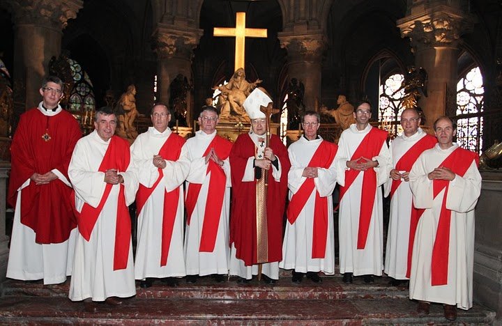 Ordinations de diacres permanents 2010 – Ordinations diaconales du 9 octobre (…). © Yannick Boschat / Diocèse de Paris.
