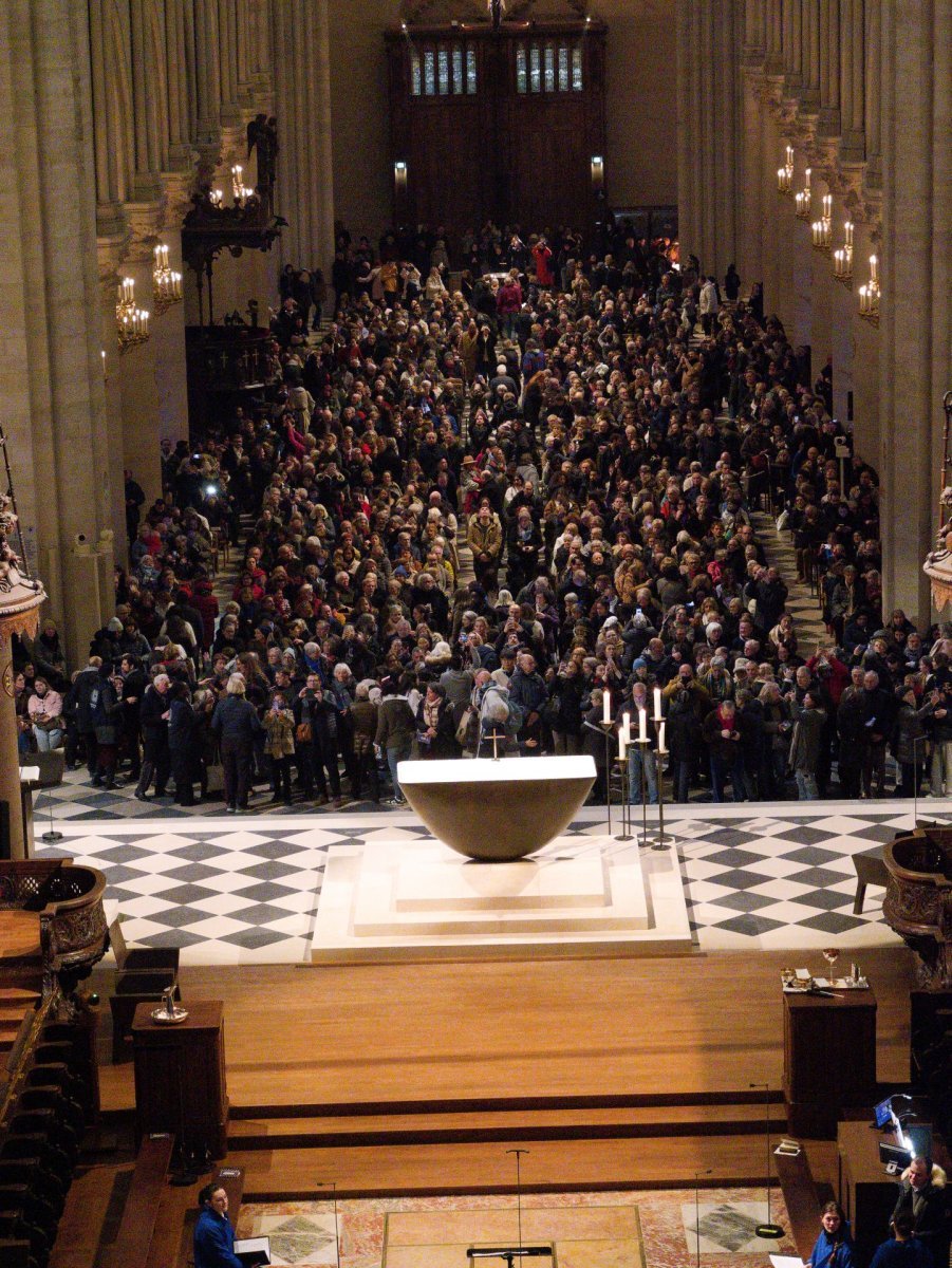 Messe du soir du mercredi 11 décembre 2024 à Notre-Dame de Paris. © Yannick Boschat / Diocèse de Paris.